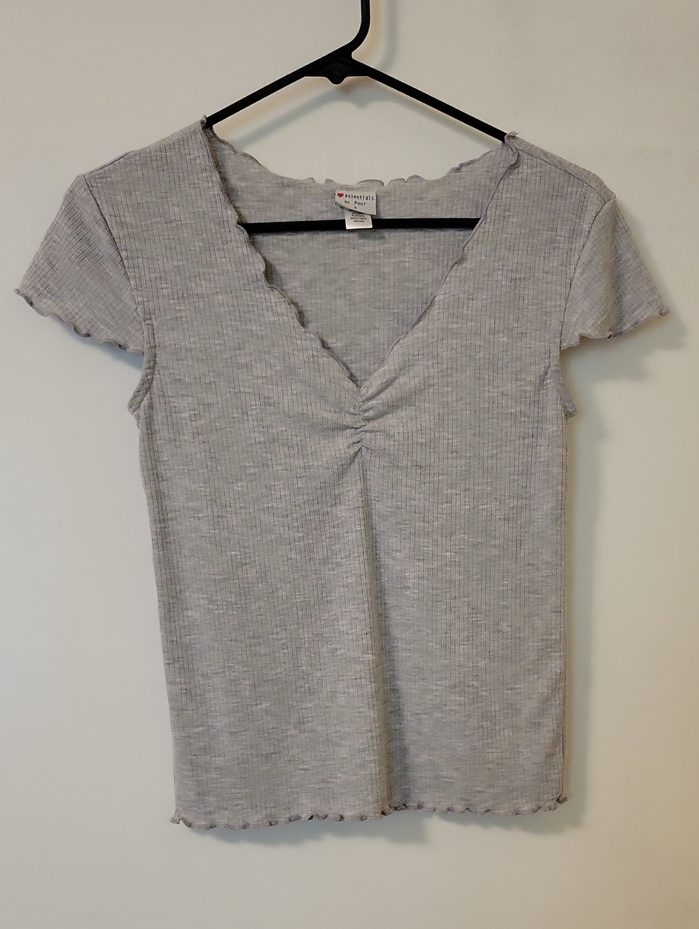 Light Gray Ribbed V-Neck Tee with Lettuce Trim